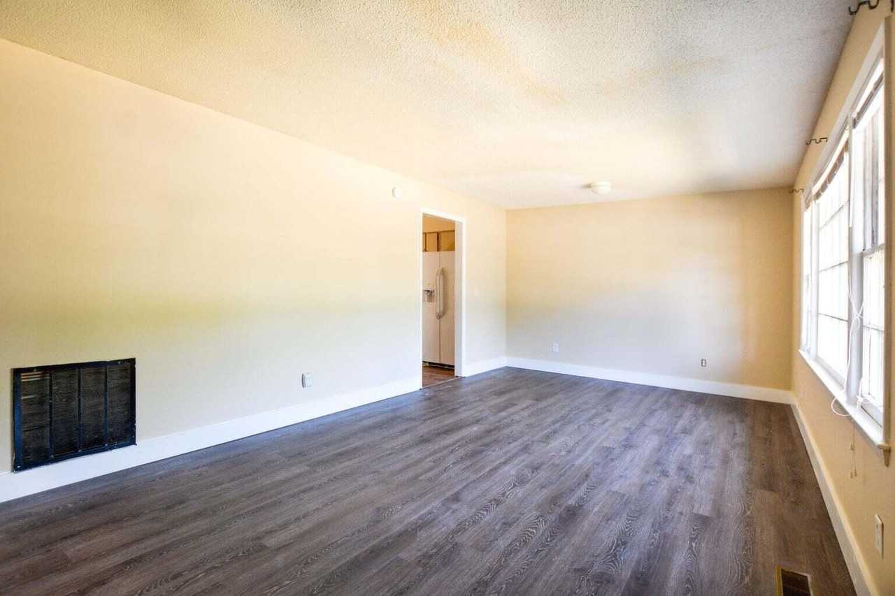 1045 Harbor View Rd #A - Photo 5 of 14