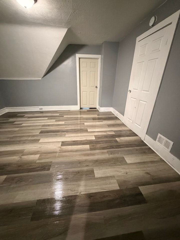 2427 Ford St - Photo 5 of 18