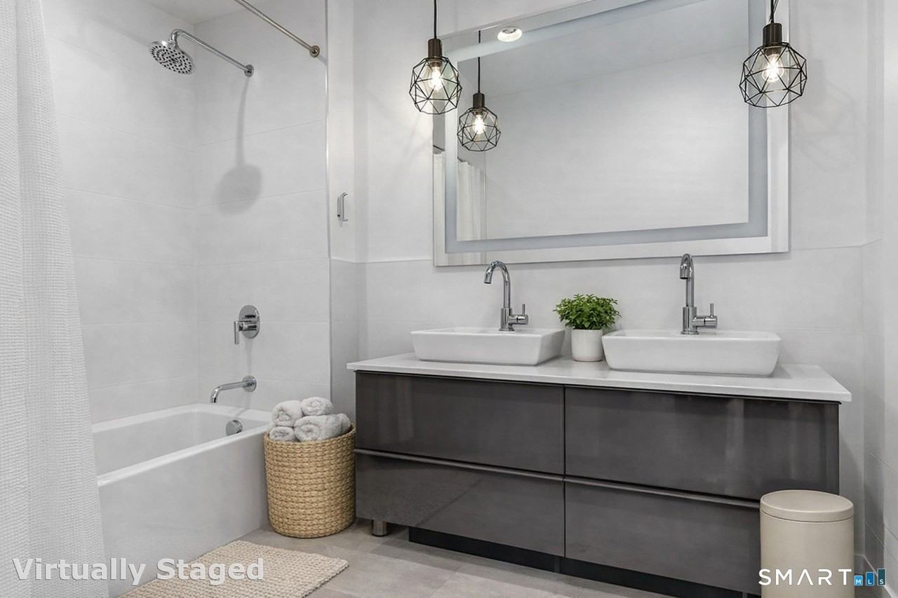 930 Cove Rd #3 - Photo 6 of 9