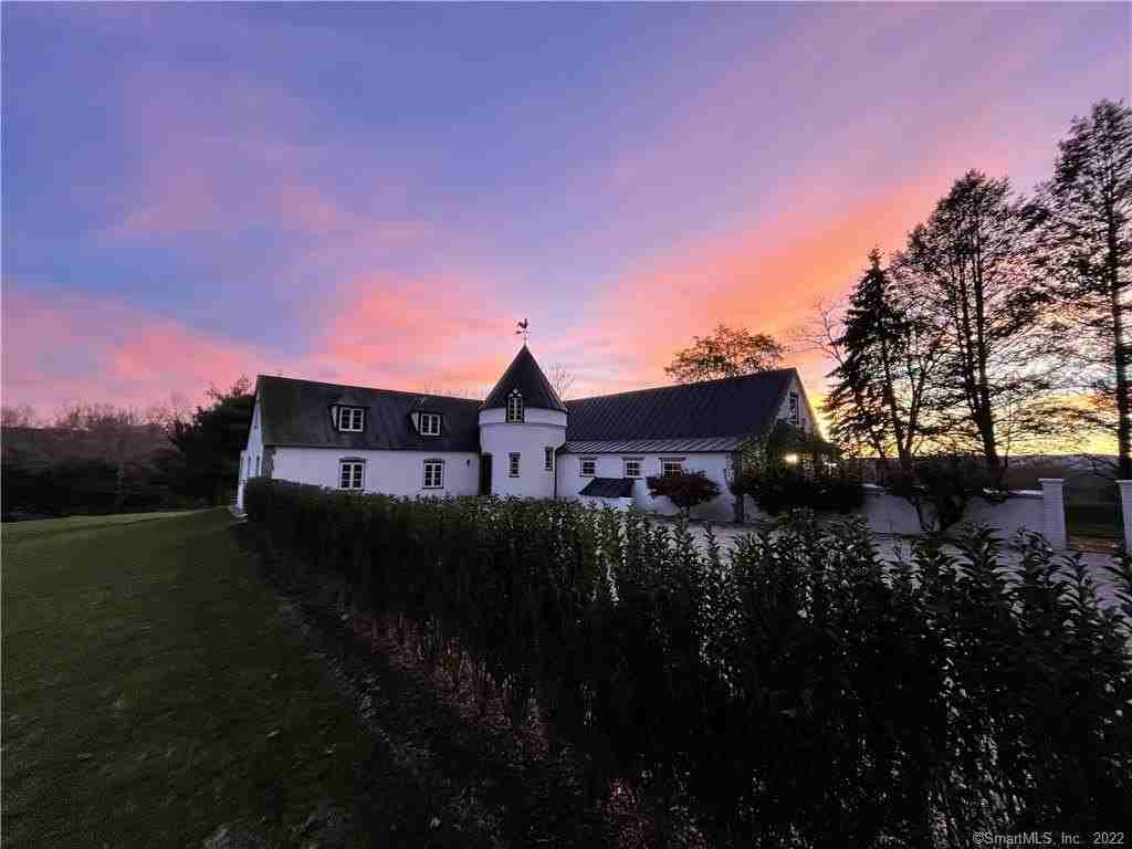 31 Hilltop Rd - Photo 3 of 40