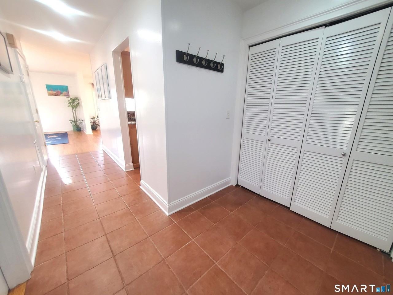 1093 Shippan Ave - Photo 3 of 38