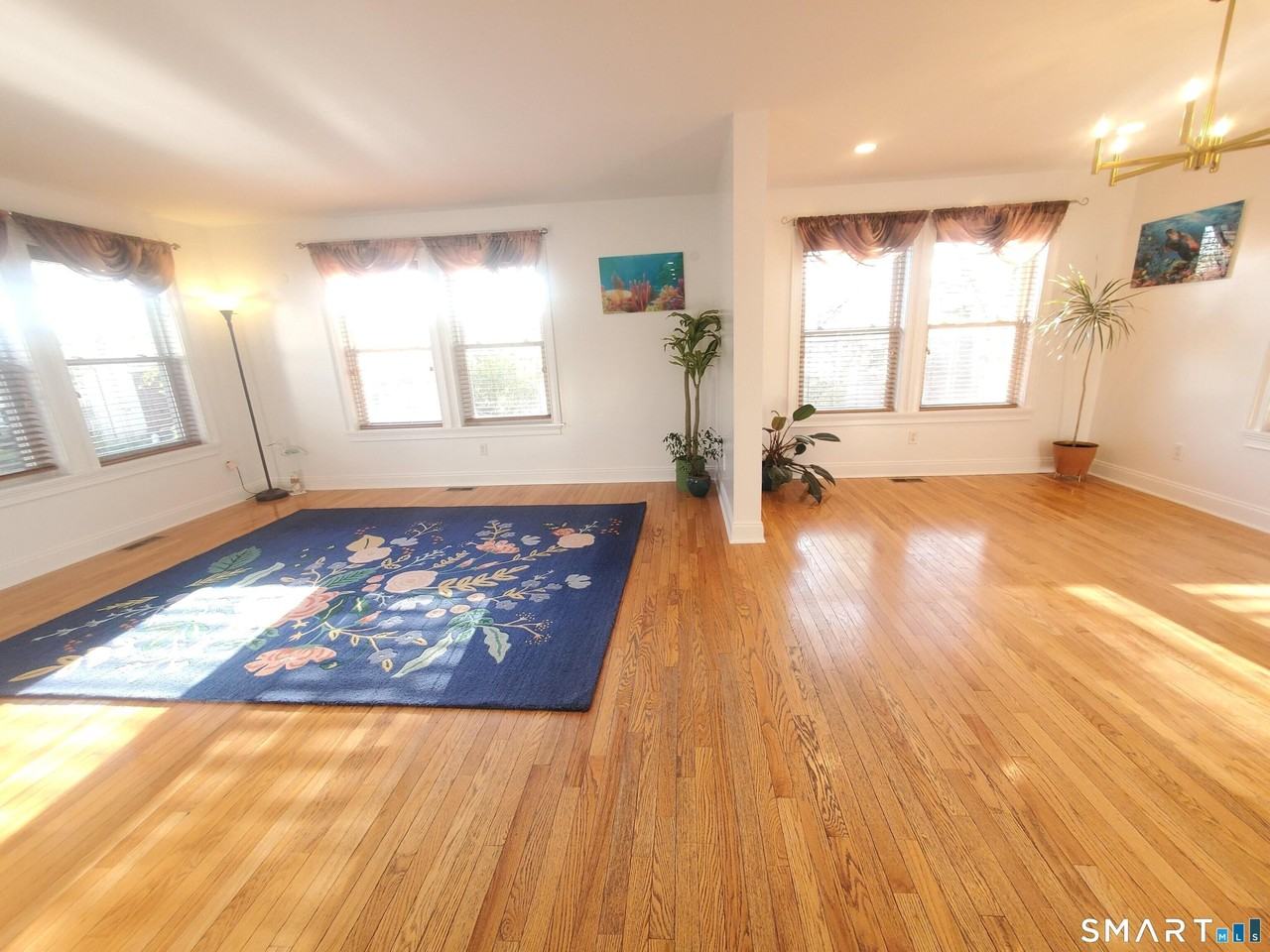 1093 Shippan Ave - Photo 4 of 38