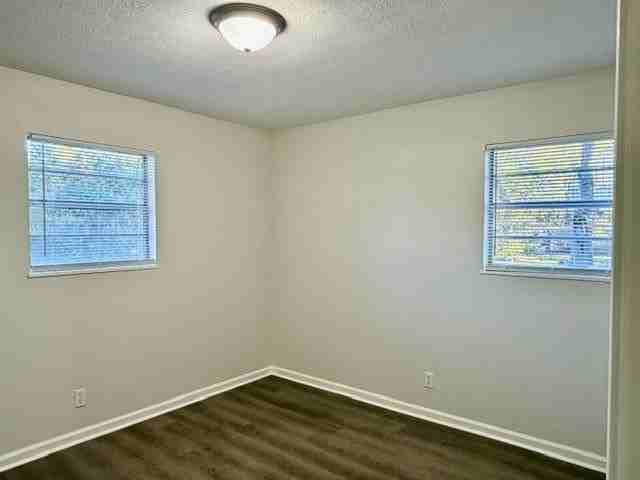 902 Post Oak Dr - Photo 5 of 8