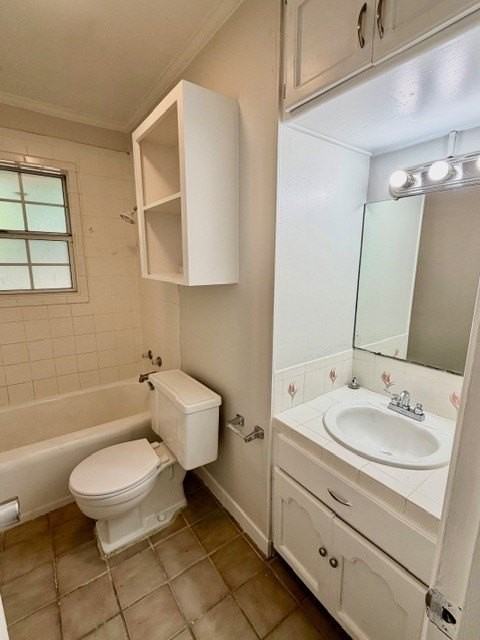 643 S Park Ave - Photo 4 of 8