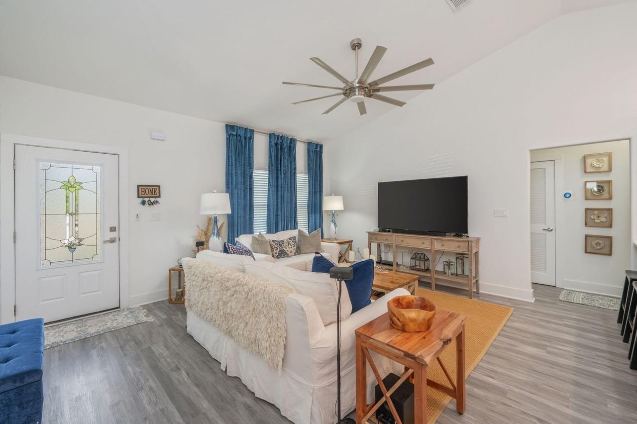 150 E Hibiscus Ave - Photo 6 of 35