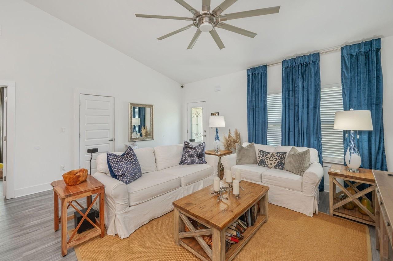 150 E Hibiscus Ave - Photo 7 of 35