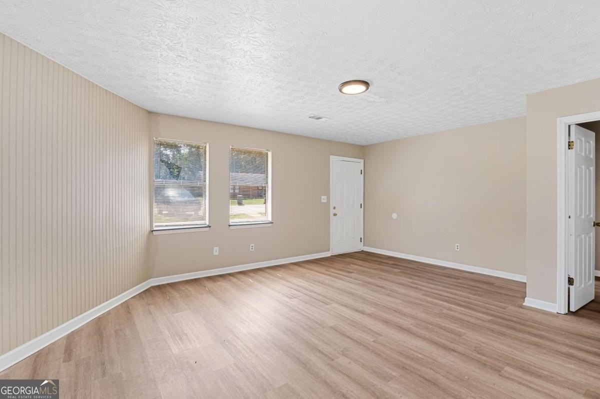 217 Tanglewood Dr - Photo 5 of 16