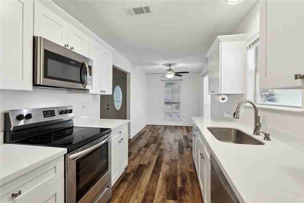 3304 Bridge Dr - Photo 6 of 17