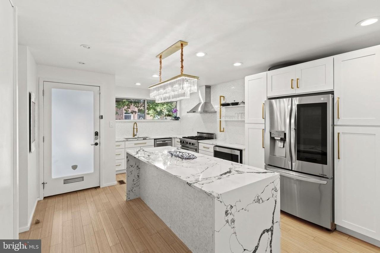 1123 N 3rd St - Photo 5 of 32