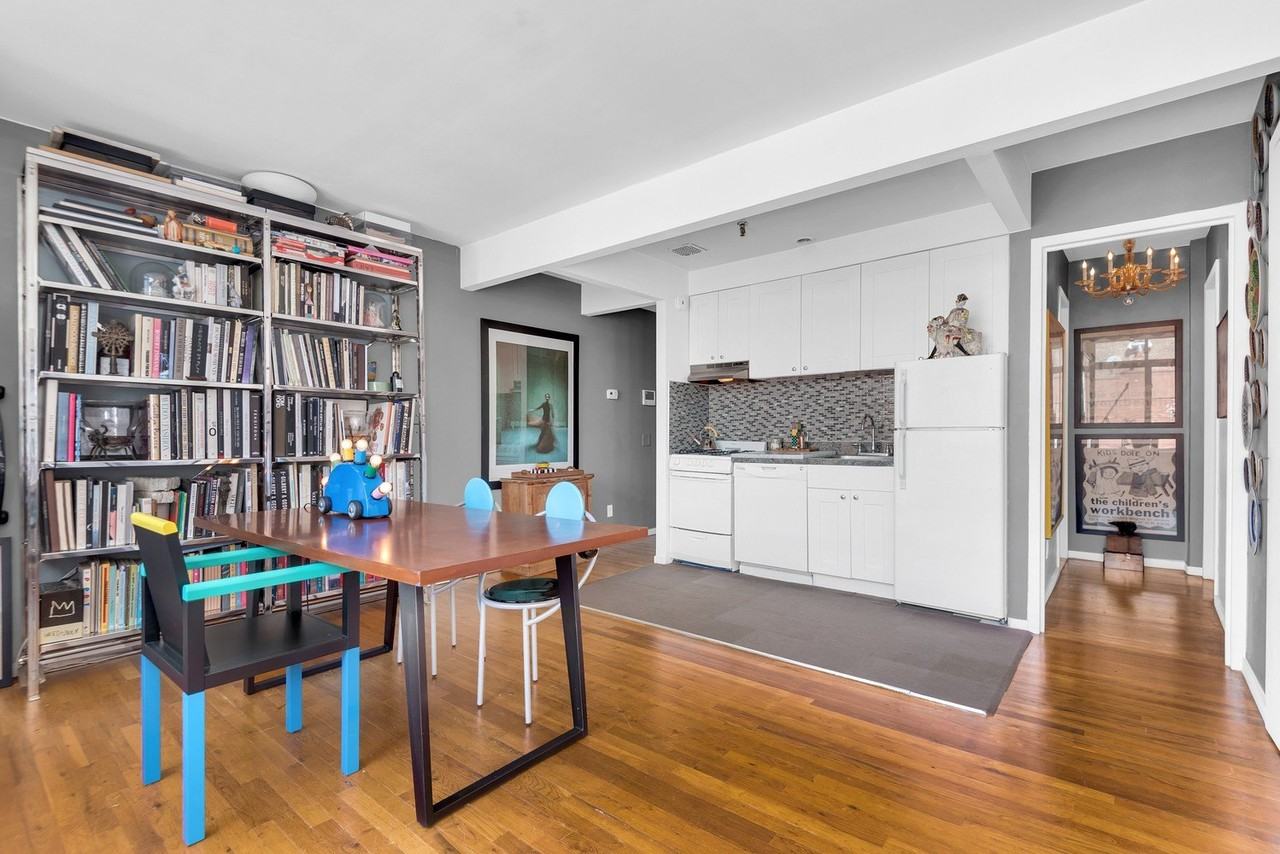 77 Lexington Ave - Photo 2 of 5