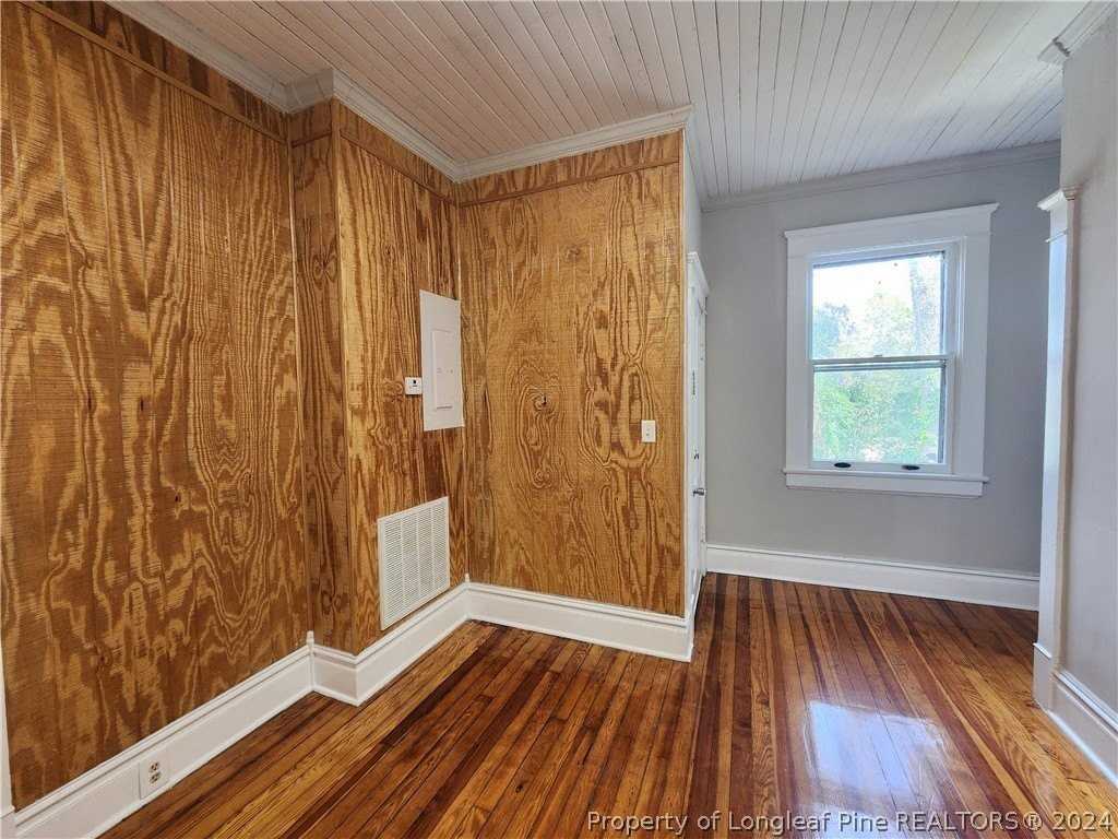 205 W 9th St - Photo 7 of 27