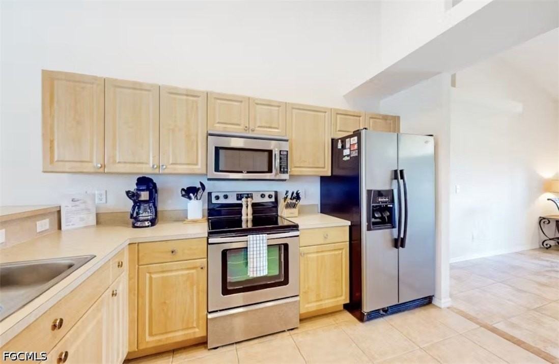 923 Sw 28th Ter - Photo 6 of 26