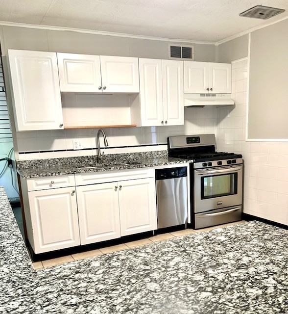 302 Kelly Ct #1 - Photo 5 of 18