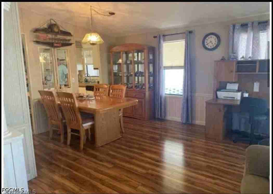 571 Sunrise Ln - Photo 5 of 12