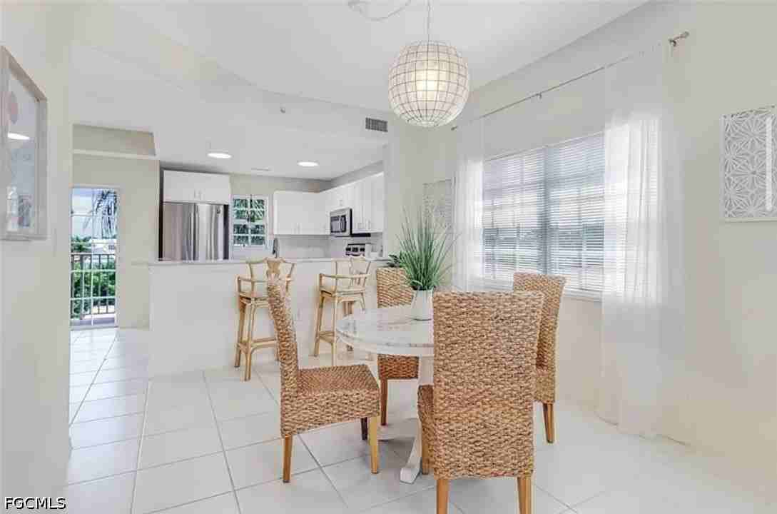 4450 Botanical Place Cir #6 - Photo 7 of 33