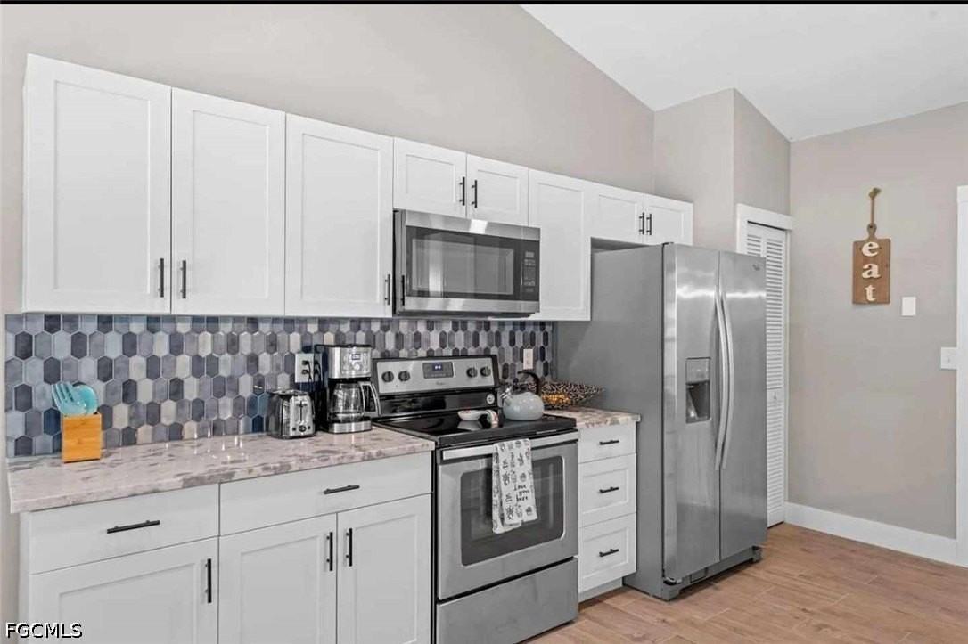 2206 Se 4th St - Photo 2 of 15