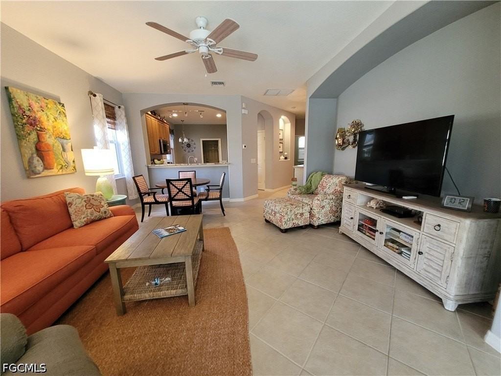 10630 Camarelle Cir - Photo 4 of 47