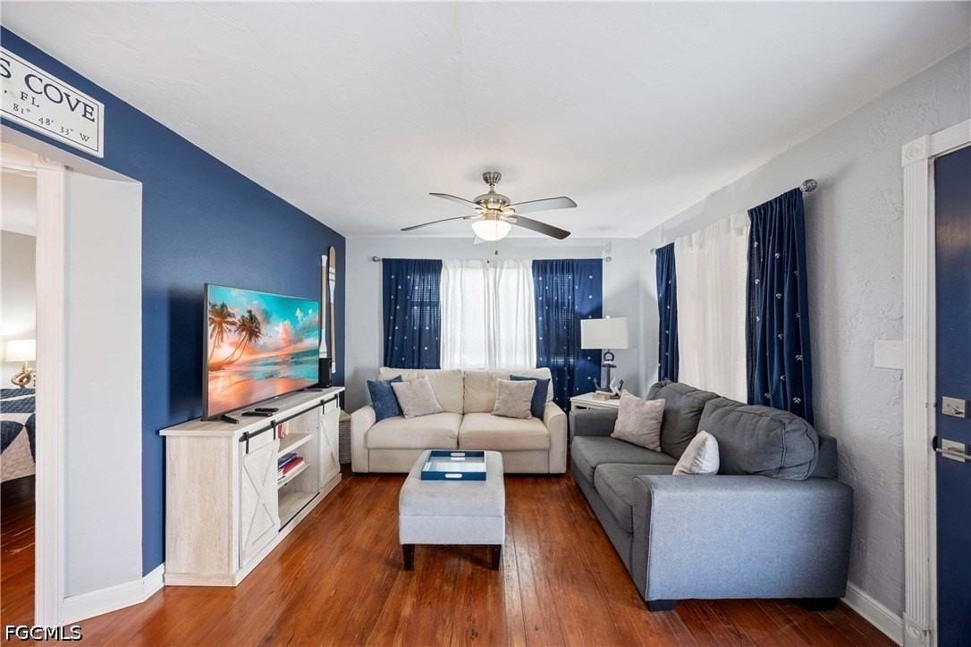 547 101st Ave N - Photo 7 of 31