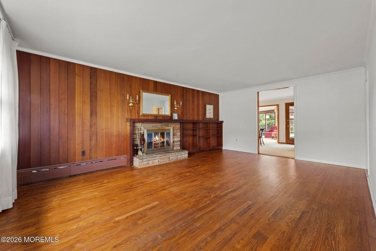 53 Mccarter Ave - Photo 6 of 36