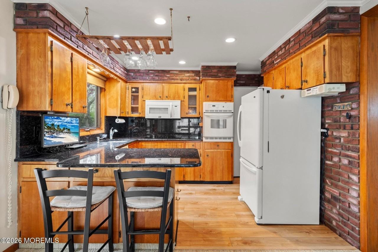 53 Mccarter Ave - Photo 7 of 36