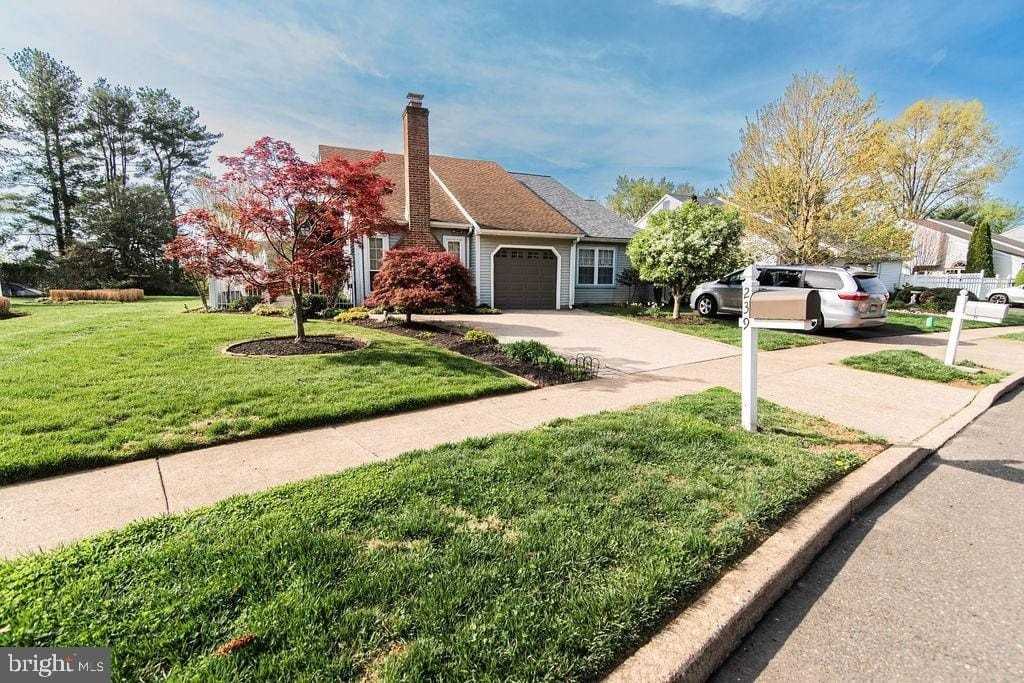 239 Oakridge Dr - Photo 2 of 41