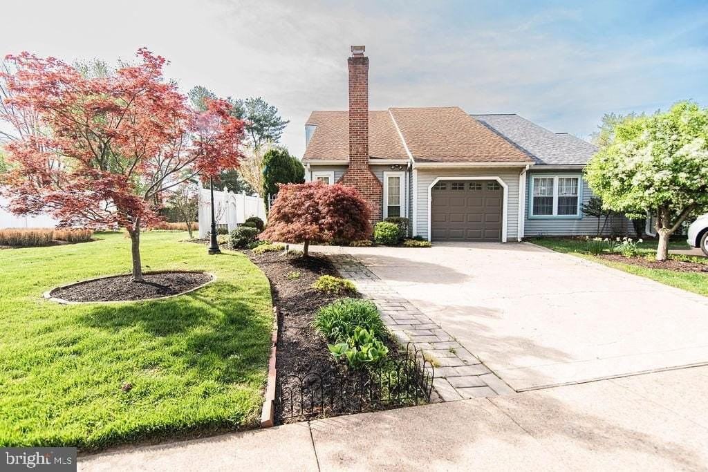 239 Oakridge Dr - Photo 3 of 41