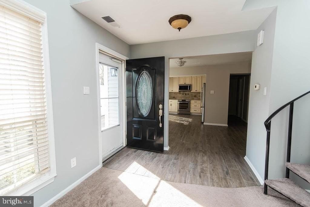 239 Oakridge Dr - Photo 7 of 41