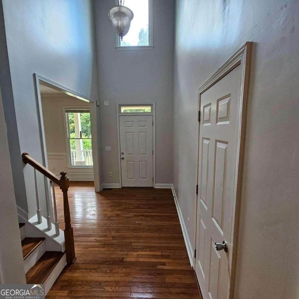 6141 Long Shore Dr - Photo 2 of 20