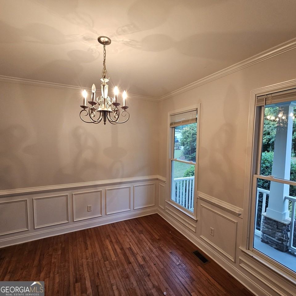 6141 Long Shore Dr - Photo 4 of 20