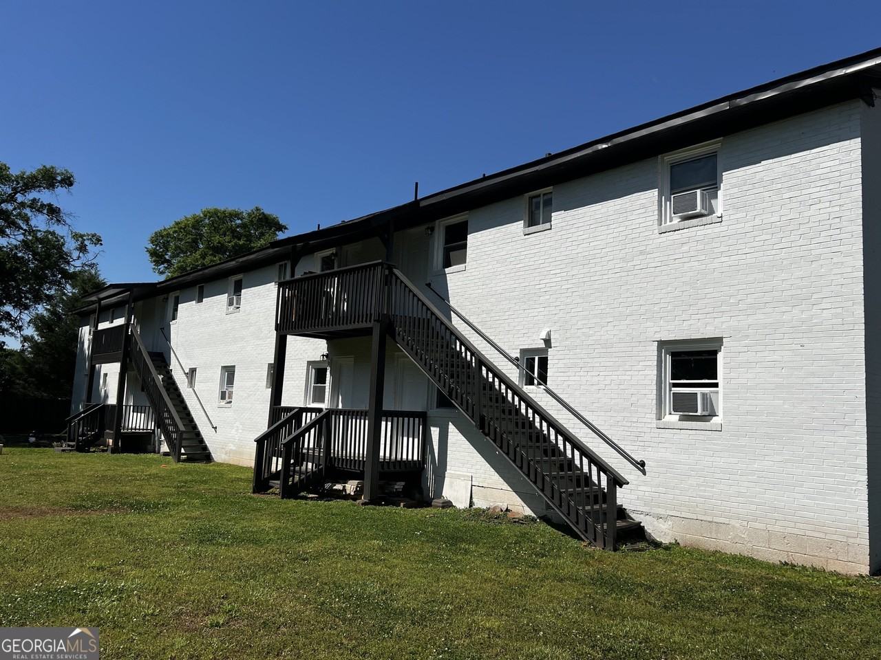 608 N College Dr - Photo 2 of 7