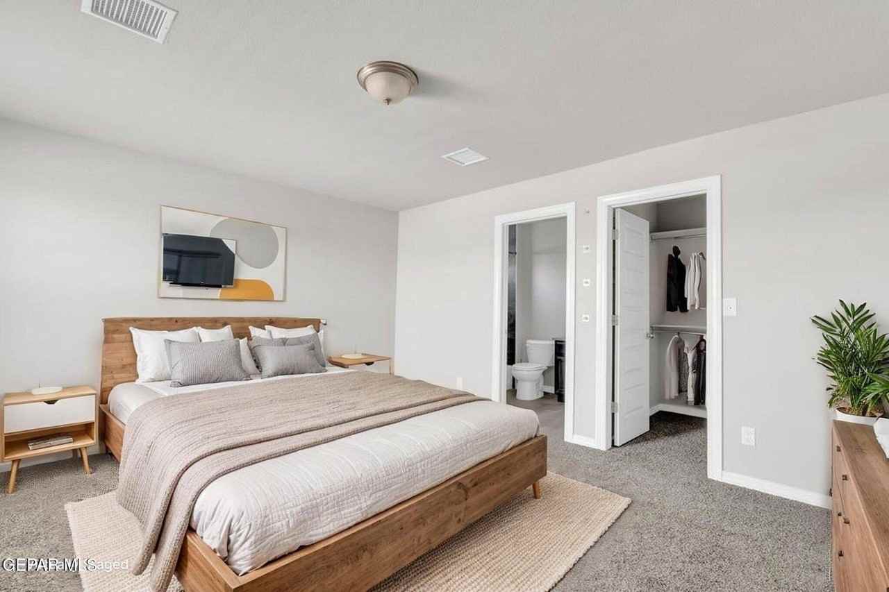 12260 Desert Wolf Ave - Photo 5 of 50
