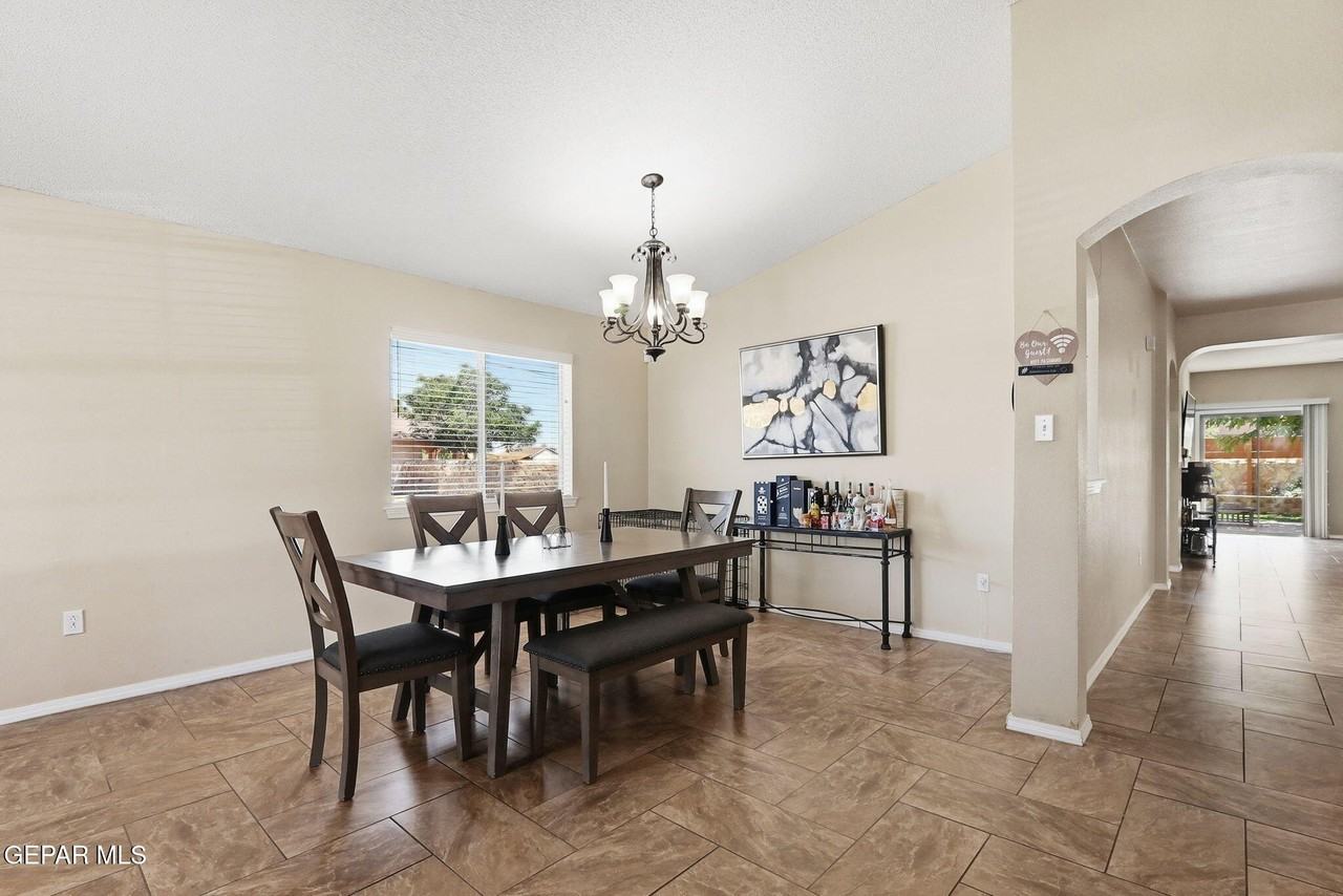 14244 Smokey Point Dr - Photo 6 of 37