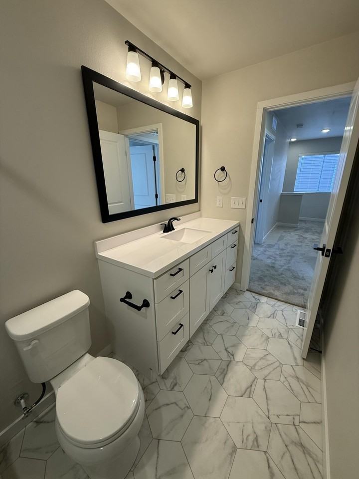 2268 Anchor Ave - Photo 5 of 16