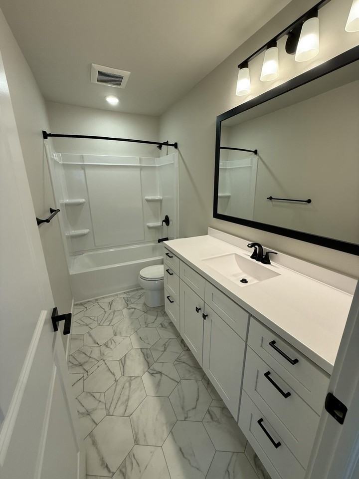 2268 Anchor Ave - Photo 6 of 16