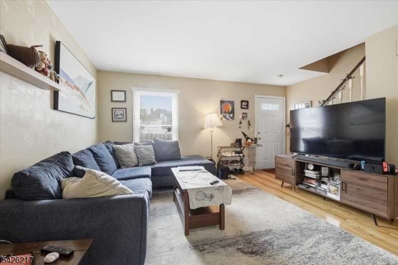 23A Doremus St - Photo 5 of 20