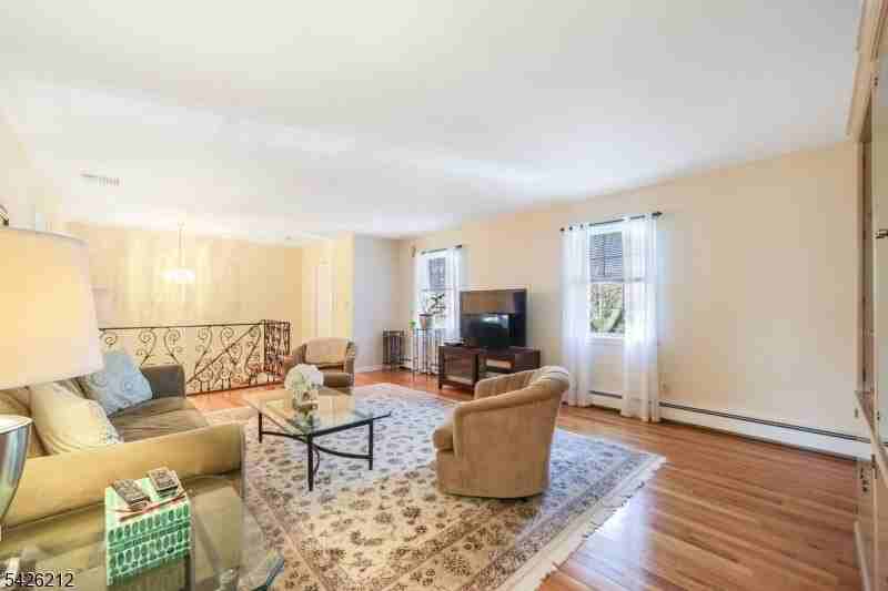 68 Colgate Ave - Photo 3 of 14