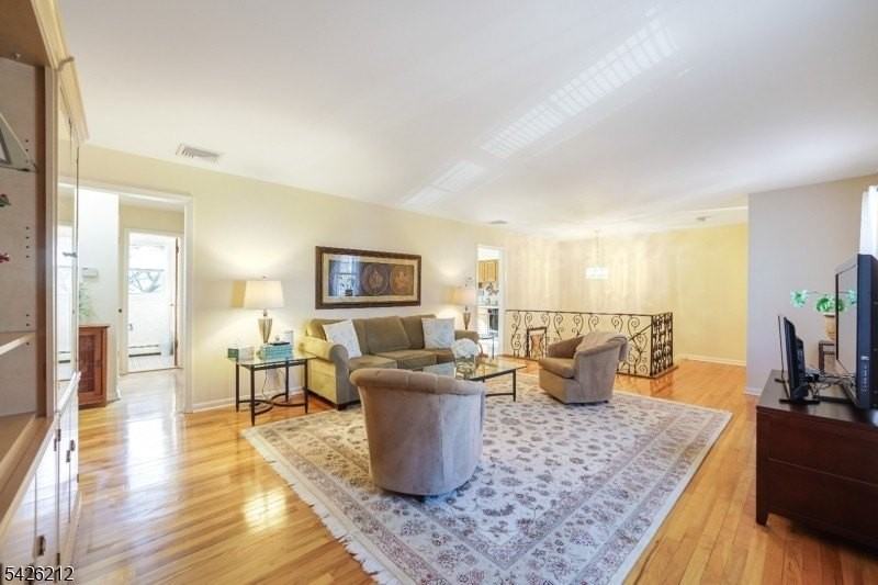 68 Colgate Ave - Photo 4 of 14