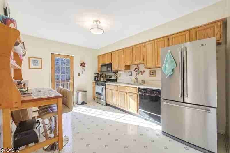 68 Colgate Ave - Photo 6 of 14