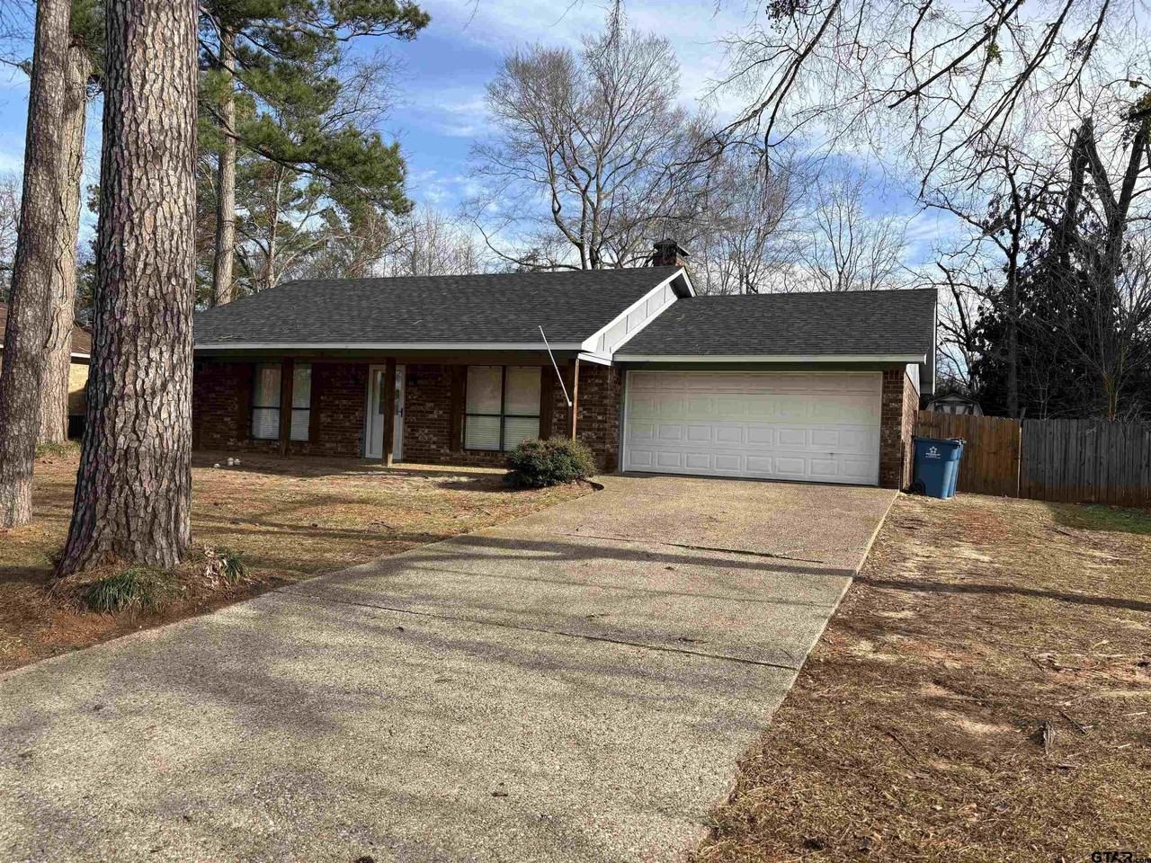 901 Corey Dr - Photo 2 of 14