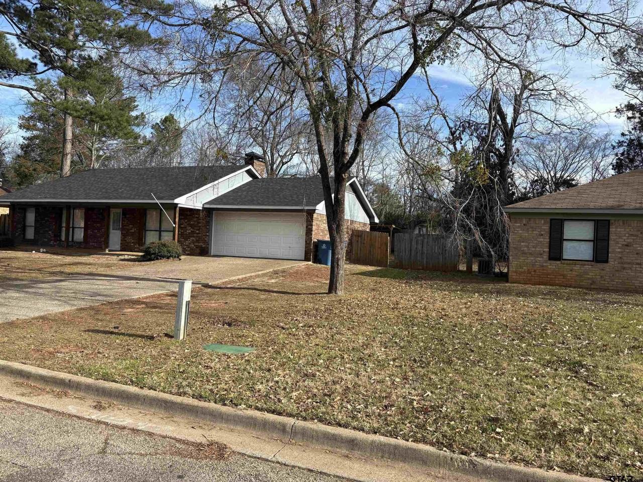 901 Corey Dr - Photo 4 of 14