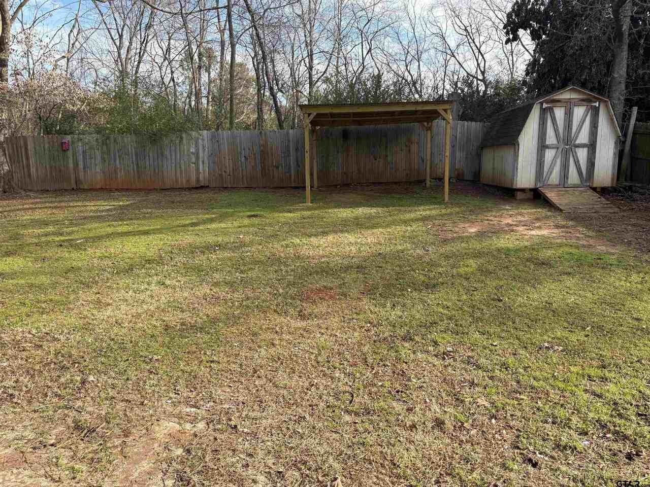 901 Corey Dr - Photo 5 of 14