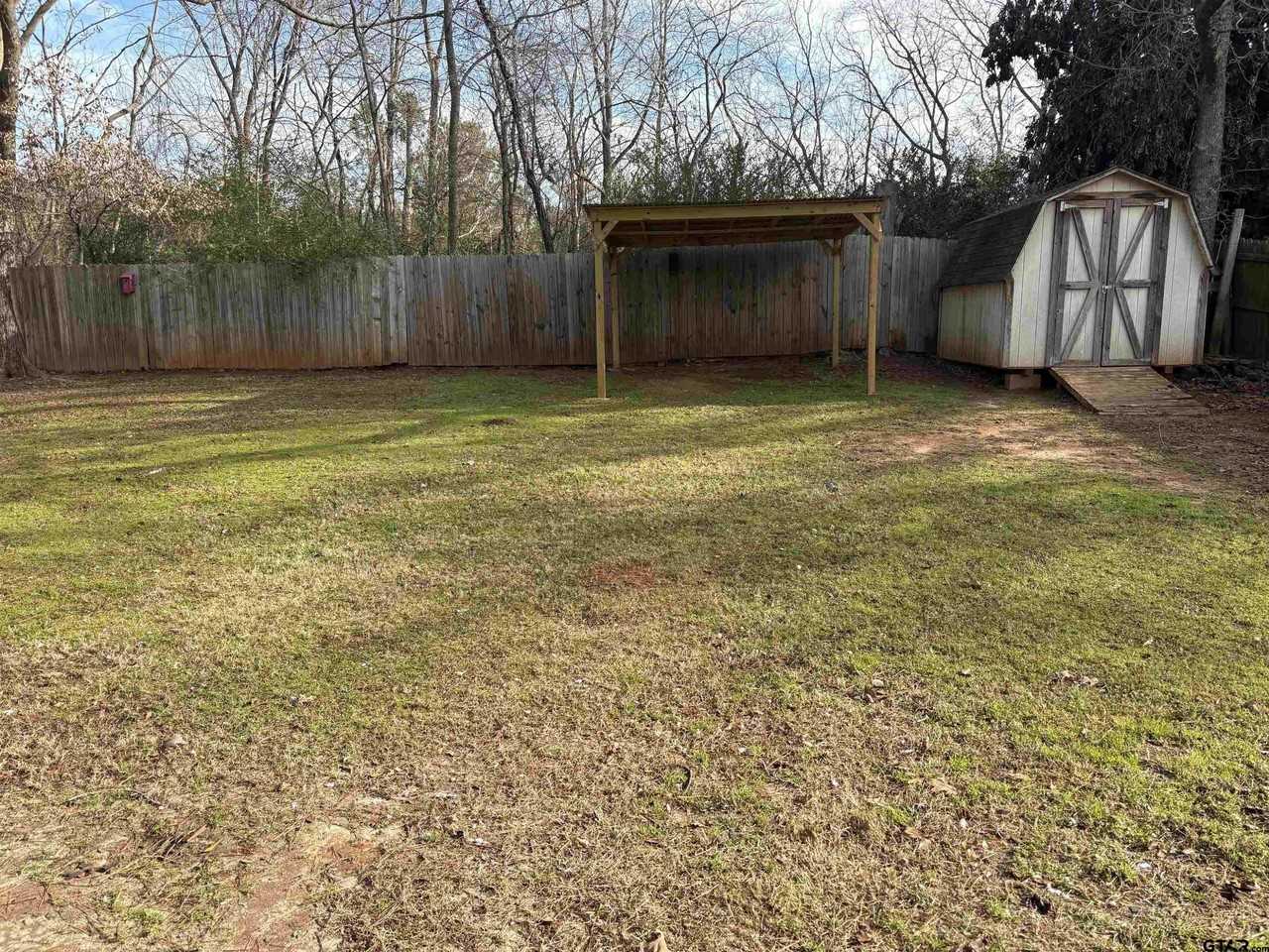 901 Corey Dr - Photo 6 of 14