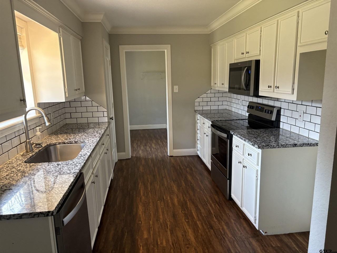 901 Corey Dr - Photo 7 of 14