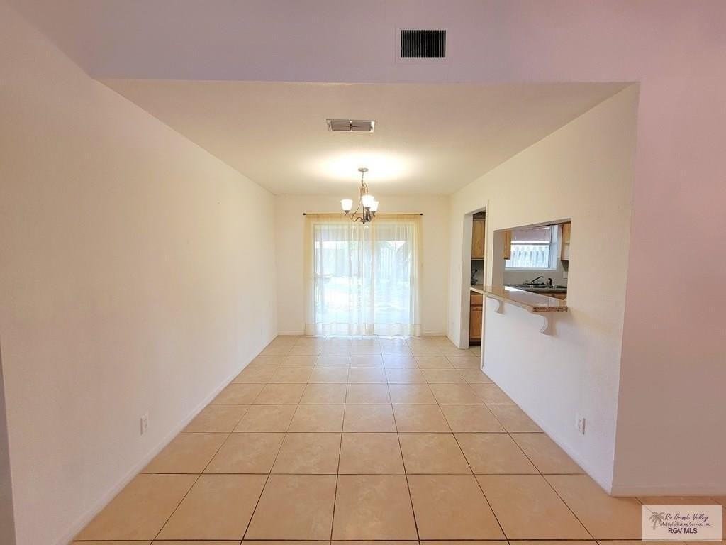 2802 Mariposa Ln - Photo 3 of 10