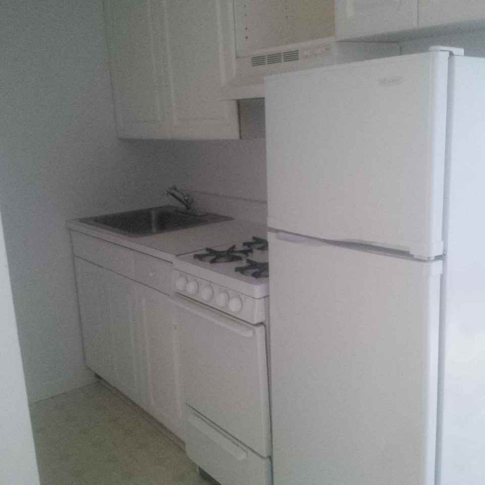 1114 Spruce St #37 - Photo 2 of 9