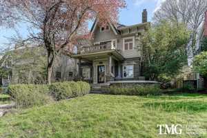 featured image of 1628 Se Ladd Ave