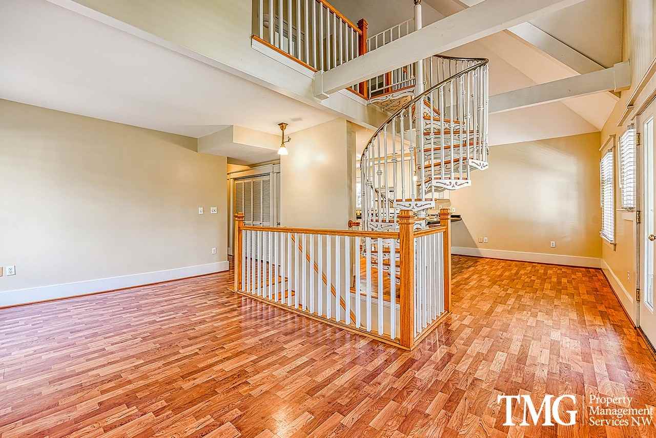 1628 Se Ladd Ave - Photo 4 of 32