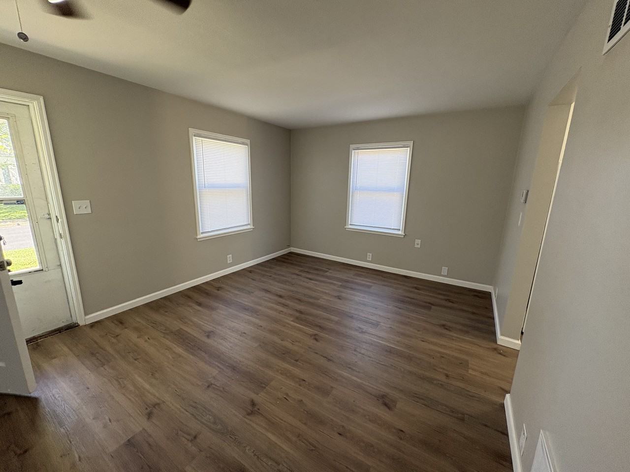 1416 West Maywood Avenue - Photo 4 of 11