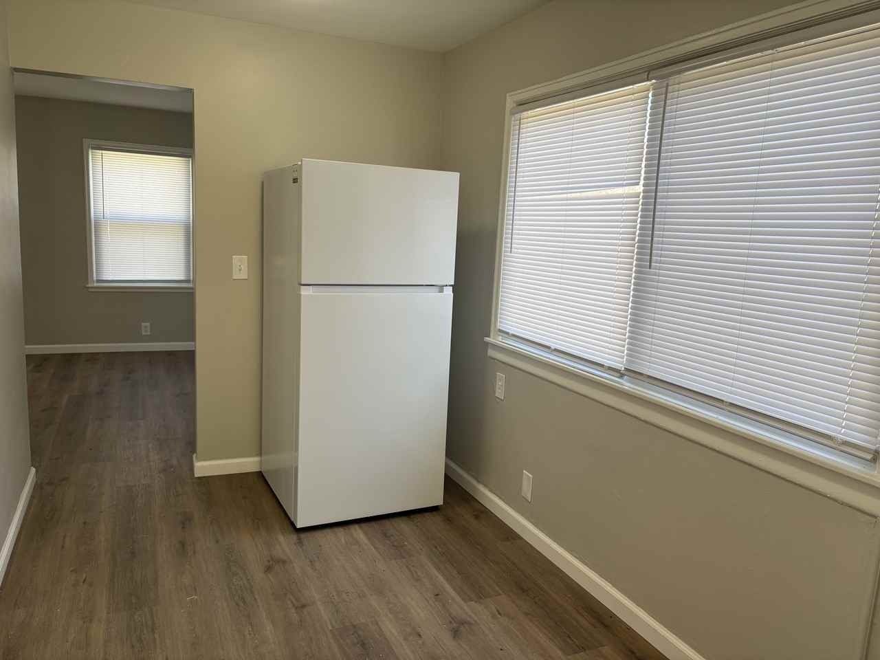 1416 West Maywood Avenue - Photo 5 of 11