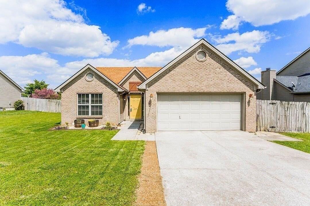 913 Fieldstone Way - Photo 3 of 16